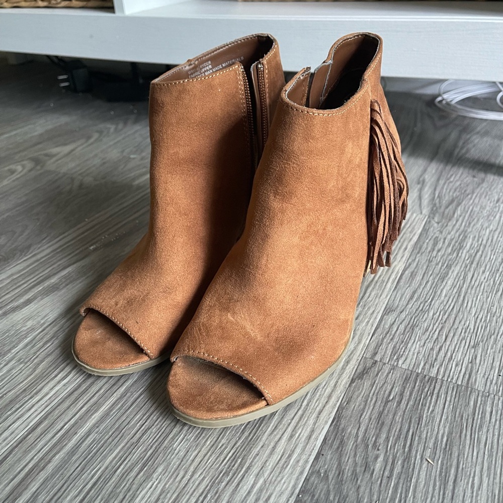 New Directions Tan Ankle Booties Size 8.5